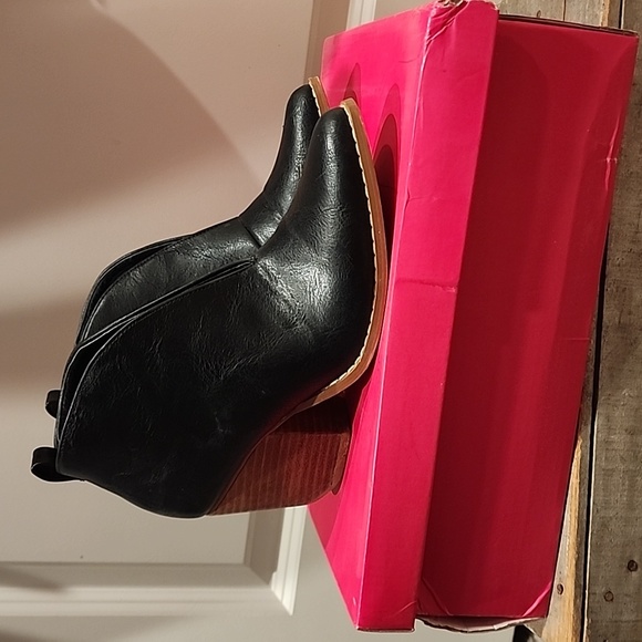 Catherine Malandrino Shoes - Catherine Malandrino Bootie